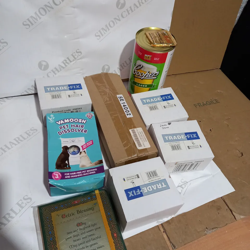 LOT OF 10 ASSORTED HOUSEHOLD  ITEMS TOO INCLUDE TOOLS AND PET SUPPLIES 