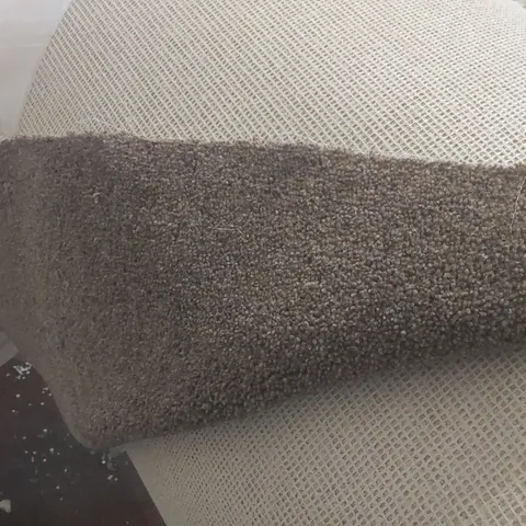 ROLL OF QUALITY SOFT NOBLE CARPET - APPROXIMATELY 35 x 5m