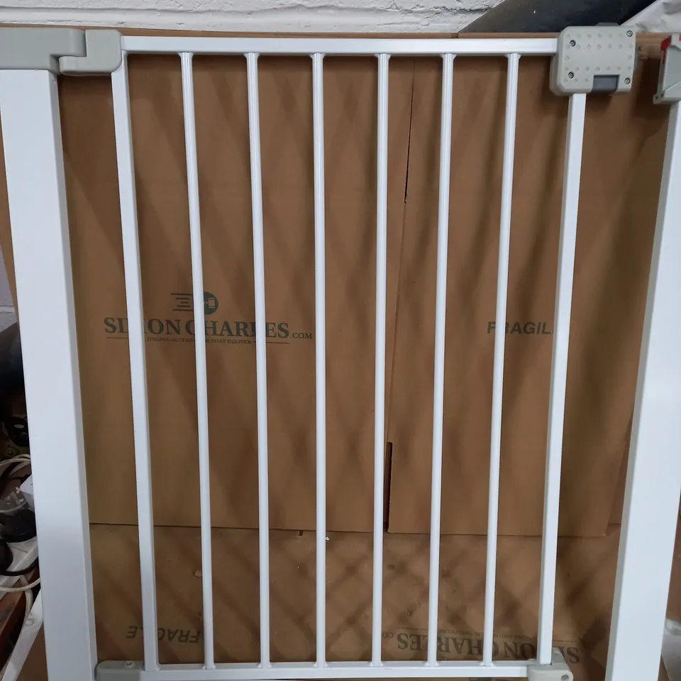 SAFETY 1ST SECURE TECH SIMPLY CLOSE METAL GATE