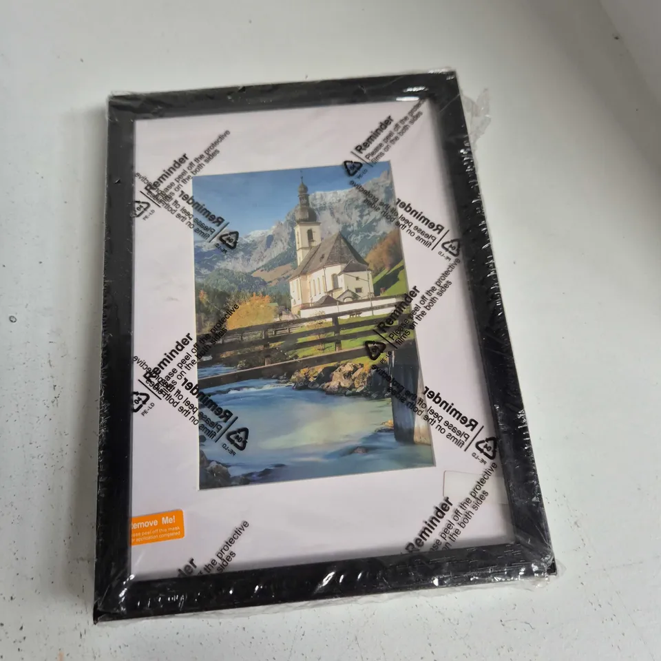 TOTE OF APPROXIMATELY 12 ASSORTED ITEMS TO INCLUDE: PHOTO FRAME