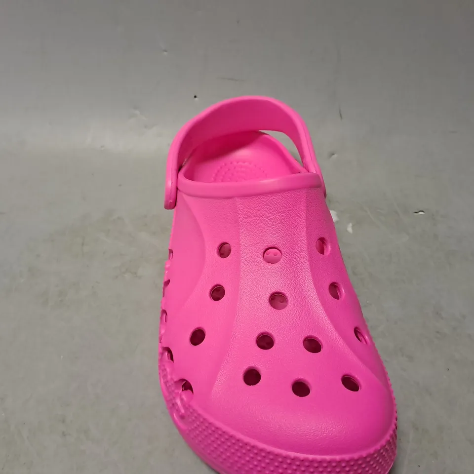 CROCS BAYA BRIGHT PINK CLOG -UK 5M/ 6W