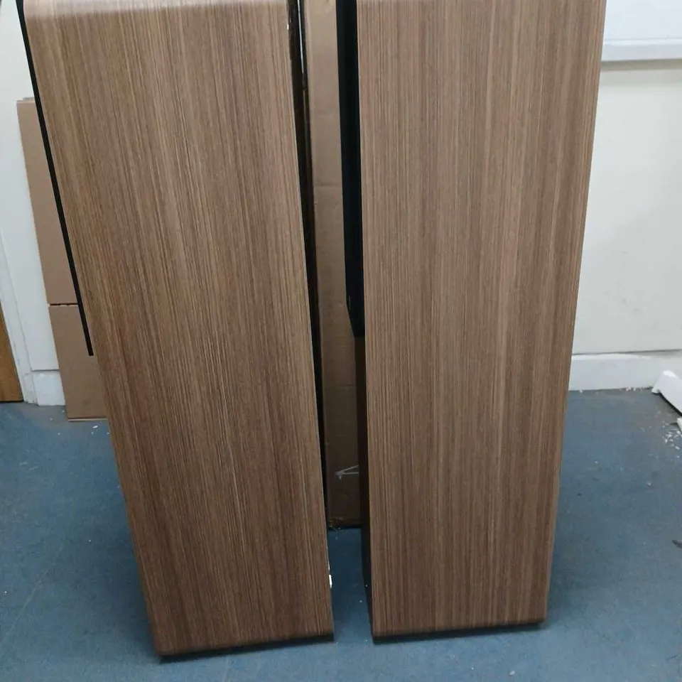 PAIR OF Q-ACOUSTICS 5040 FLOORSTANDING SPEAKERS IN HOLME OAK