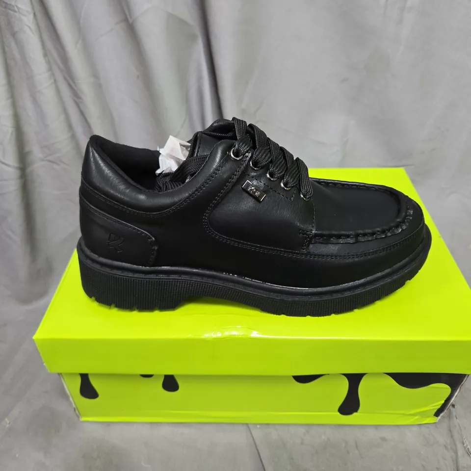 BOXED KOI KIDZ PLAYFUL TREK KIDZ LACE UP SHOES BLACK SIZE UK 3