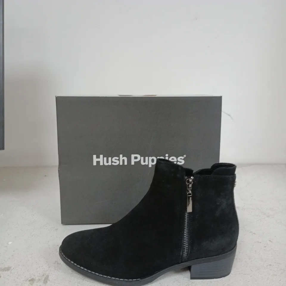 HUSH PUPPIES BLACK SUEDE ANKLE BOOTS – ZIP CLOSURE (BOXED) SIZE 7