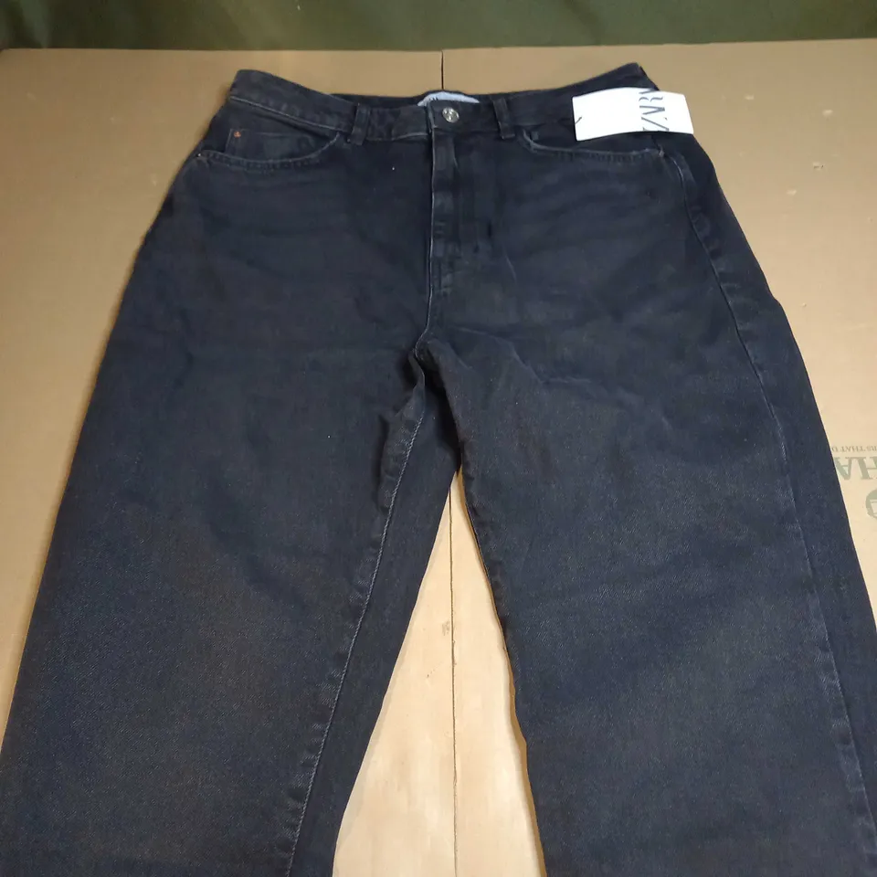 ZARA MOM FIT BLACK JEANS - SIZE EUR 42