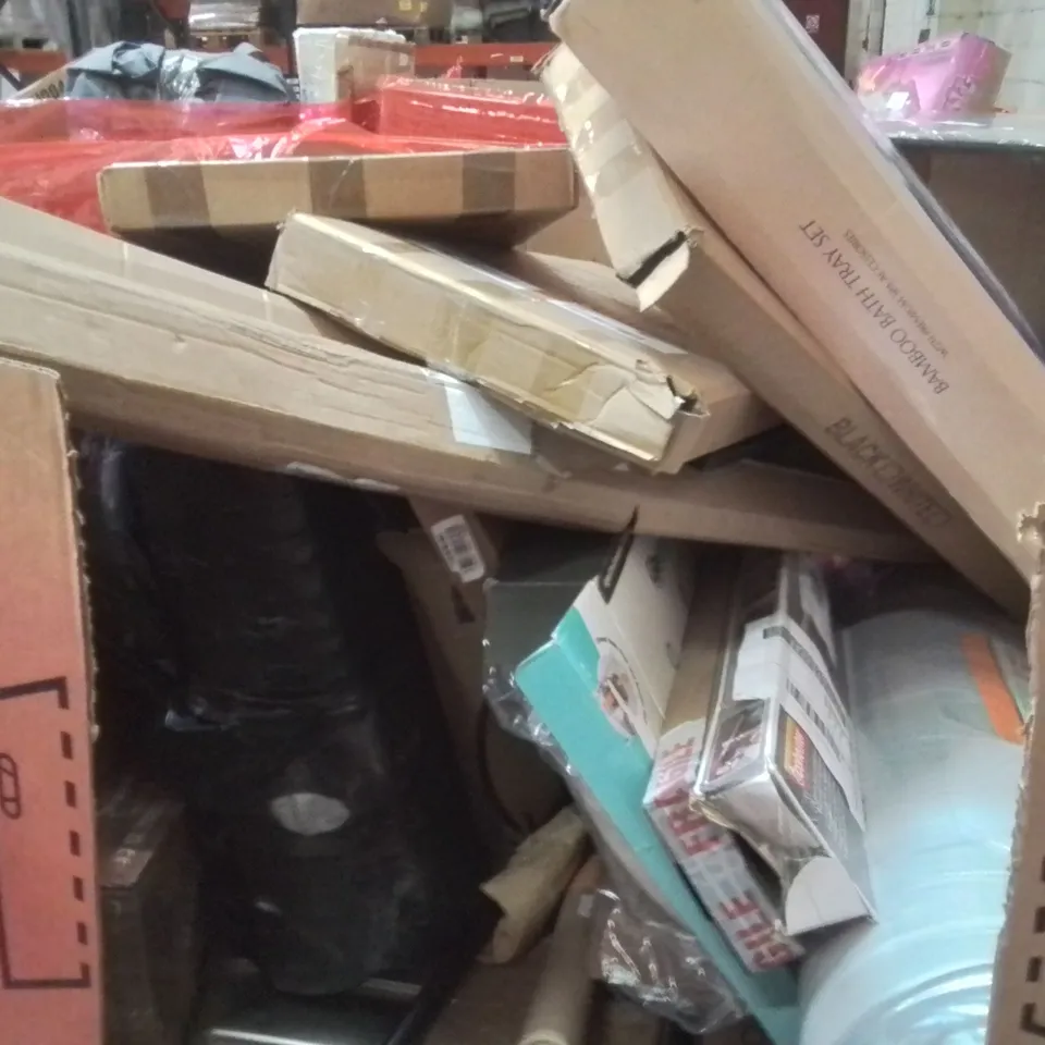 PALLET OF ASSORTED HOUSEHOLD GOODS AND PRODUCTS TO INCLUDE;BAMBOO BATH TRAY SET,CAT LITTER BOX, TENT AND OTHER ASSORTED ITEMS...