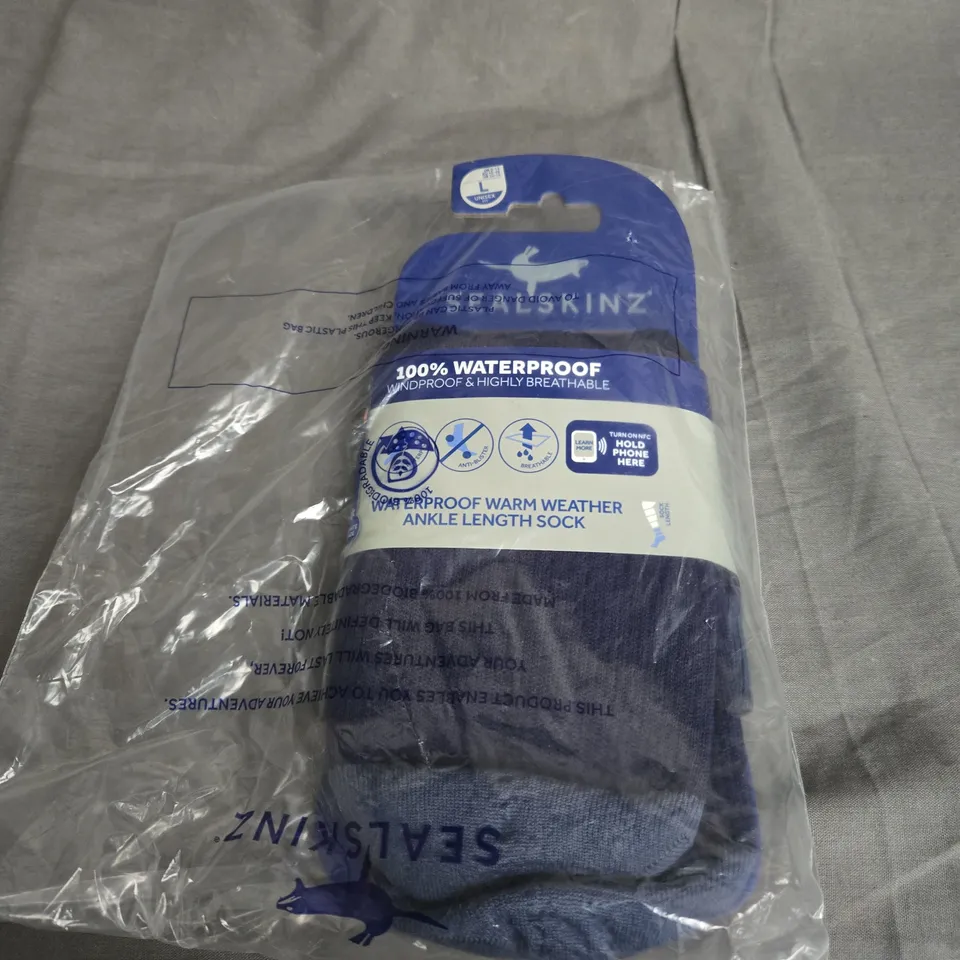 BAGGED SEALSKINZ WATERPROOF WARM WEATHER ANKLE SOCKS IN BLUE SIZE L