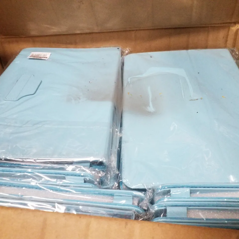 PALLET CONTAINING ASSORTED TABLE CASES