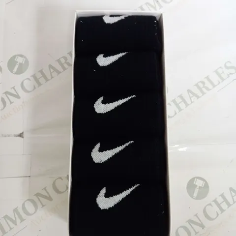 BOXED SET OF 5 ANKLE SOCKS IN BLACK - SIZE UNSPECIFIED 
