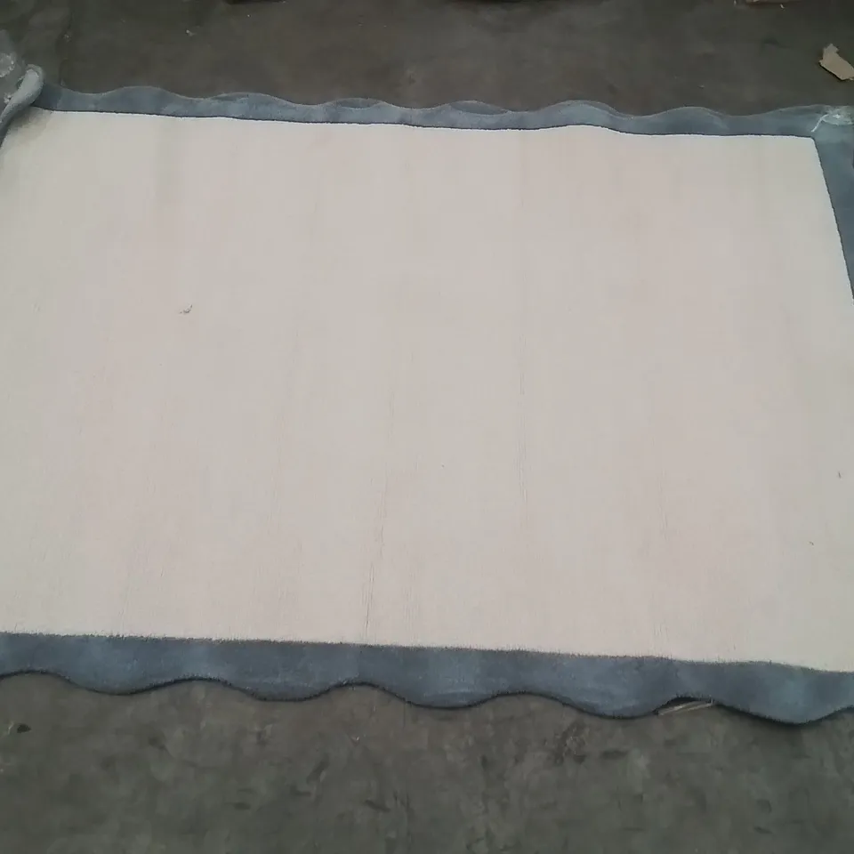 QUALITY DESIGNER AREA RUG - APPROXIMATELY 220X160CM