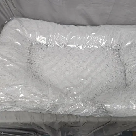 PLUSH PET BED LIGHT GREY