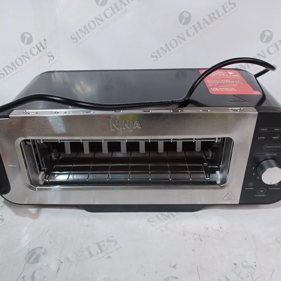 BOXED NINJA 2 IN 1 TOASTER & GRILL ST100UK