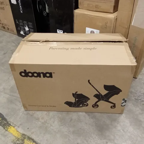 BOXED DONNA KIDS CAR SEAR