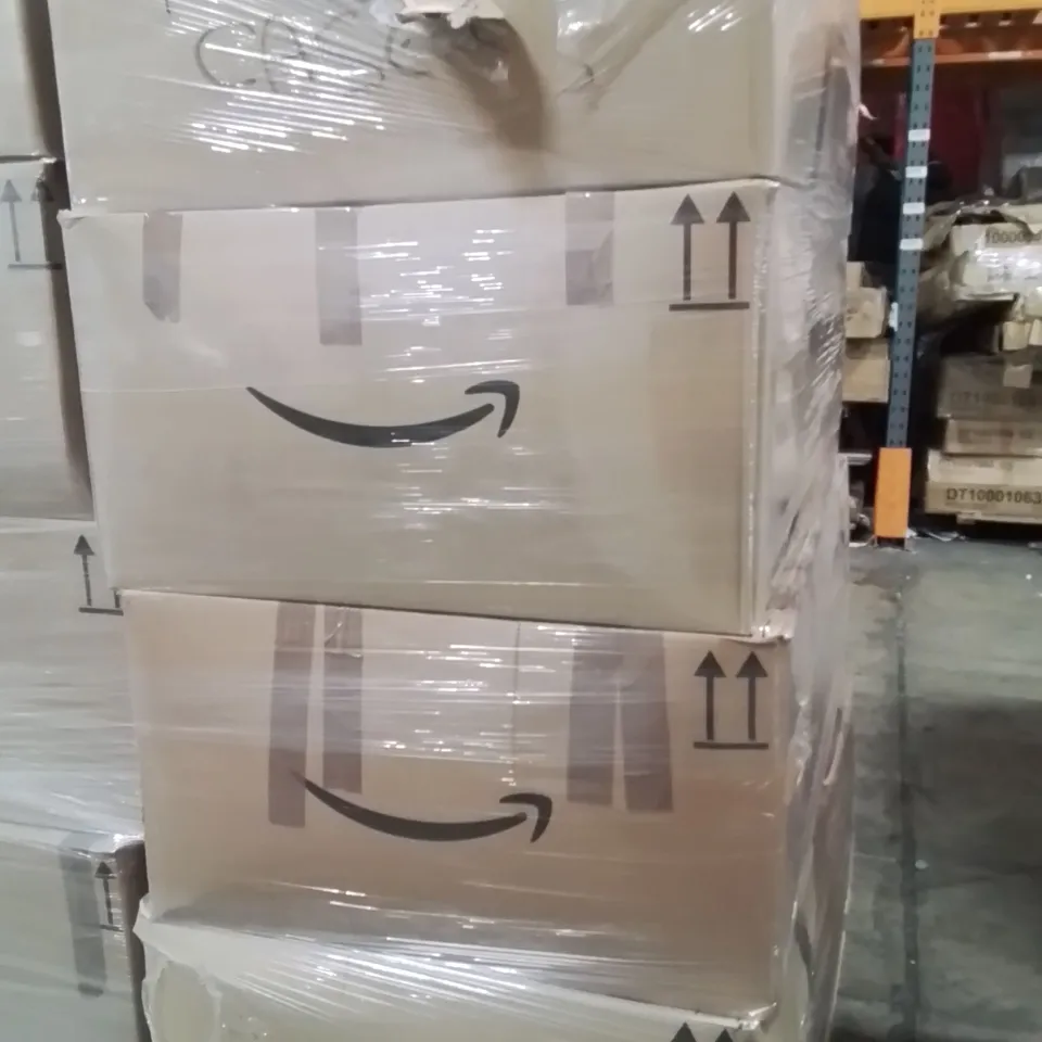 PALLET CONTAINING A LARGE QUANTITY OF PHONE CASES,SCREEN PROTECTORS