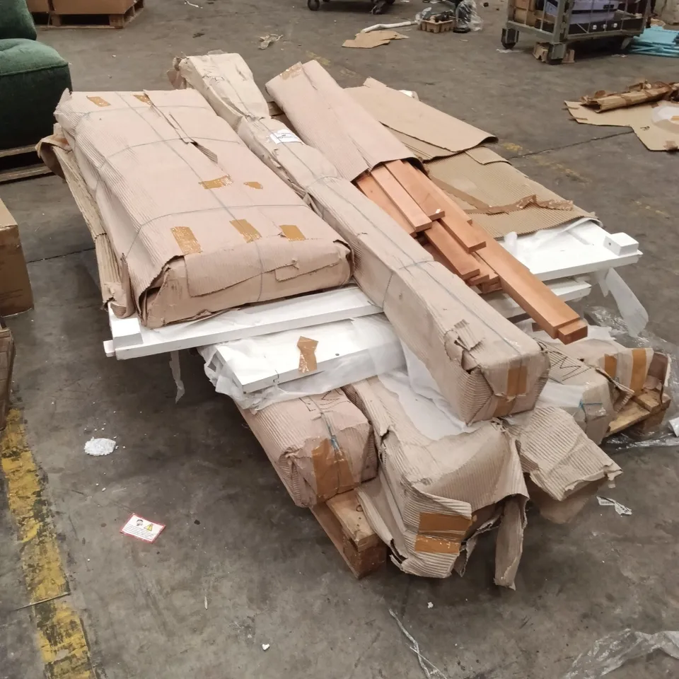 BOXED 5" CARVED 4 POSTER BED - PAINTED ANT WHITE (11 BOXES/1 PALLET)