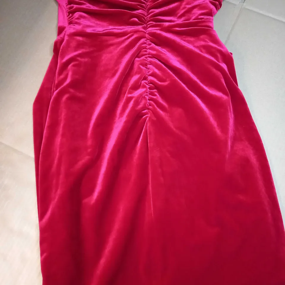 HOUSE CB RED VELVET RUCHED FORM FITTING STATEMENT MIDI DRESS - SMALL