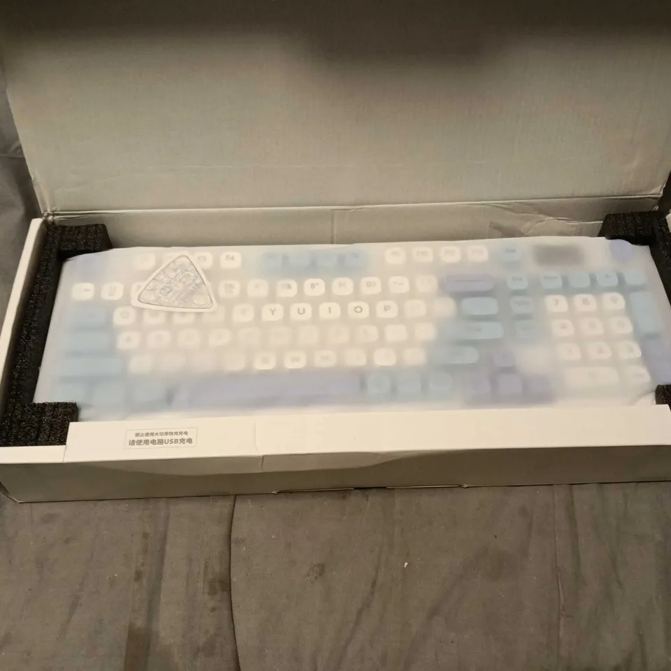 LANGTU L SERIES SILENT KEYBOARD BOXED