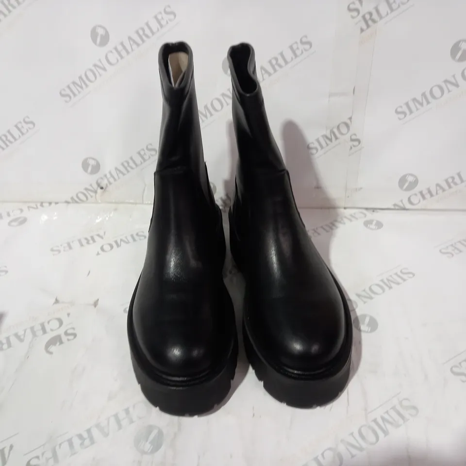 CARVELA STRIDE SOCK BLACK LEATHER ANKLE BOOTS SIZE 38