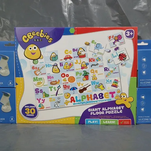 BOX OF APPROXIMATELY 10 ASSORTED HOUSEHOLD ITEMS TO INCLUDE CBEEBIES GIANT FLOOR ALPHABET PUZZLE, MOBILE PHONE SILICONE SUCKER MOUNT, ETC - COLLECTION ONLY