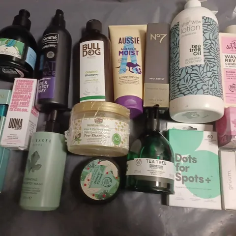 LOT OF APPROXIMATELY 20 ASSORTED HEALTH AND BEAUTY ITEMS TO INCLUDE WAVE REVIVAL CONDITIONER AND BULL DOG SHAMPOO