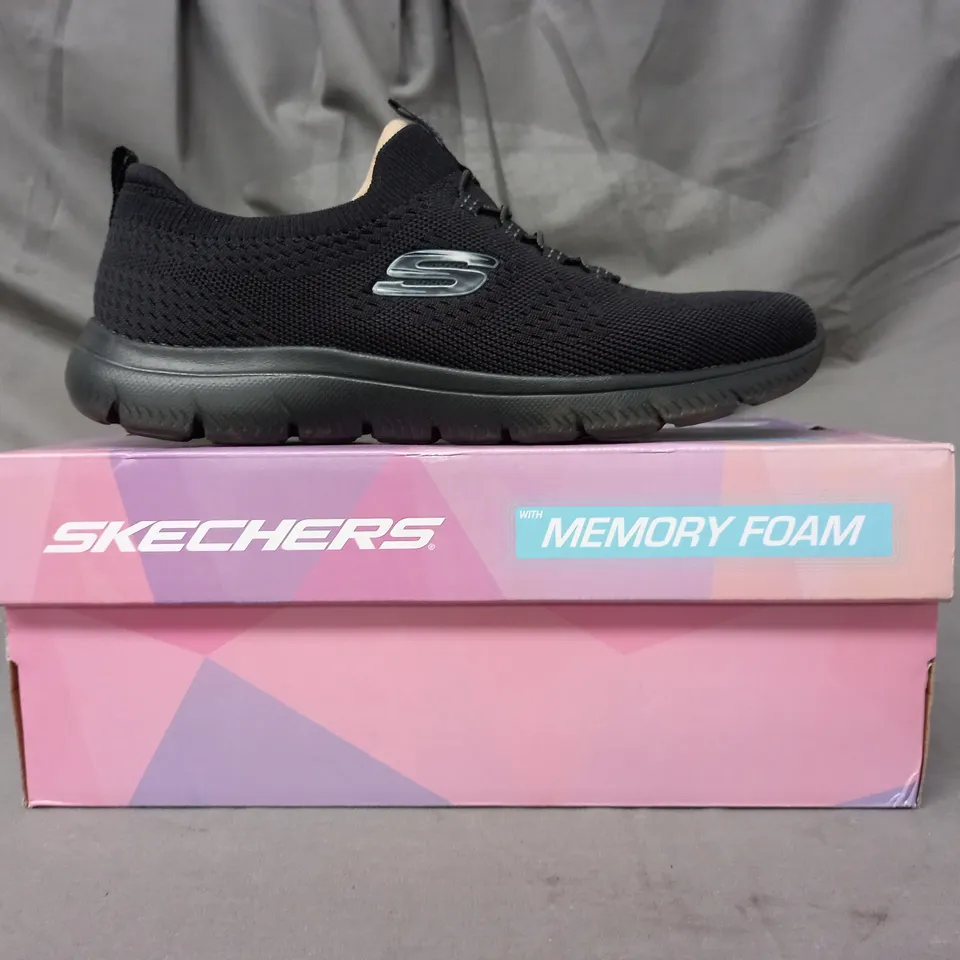 BOXED PAIR OF SKECHERS TRAINERS IN BLACK SIZE 6