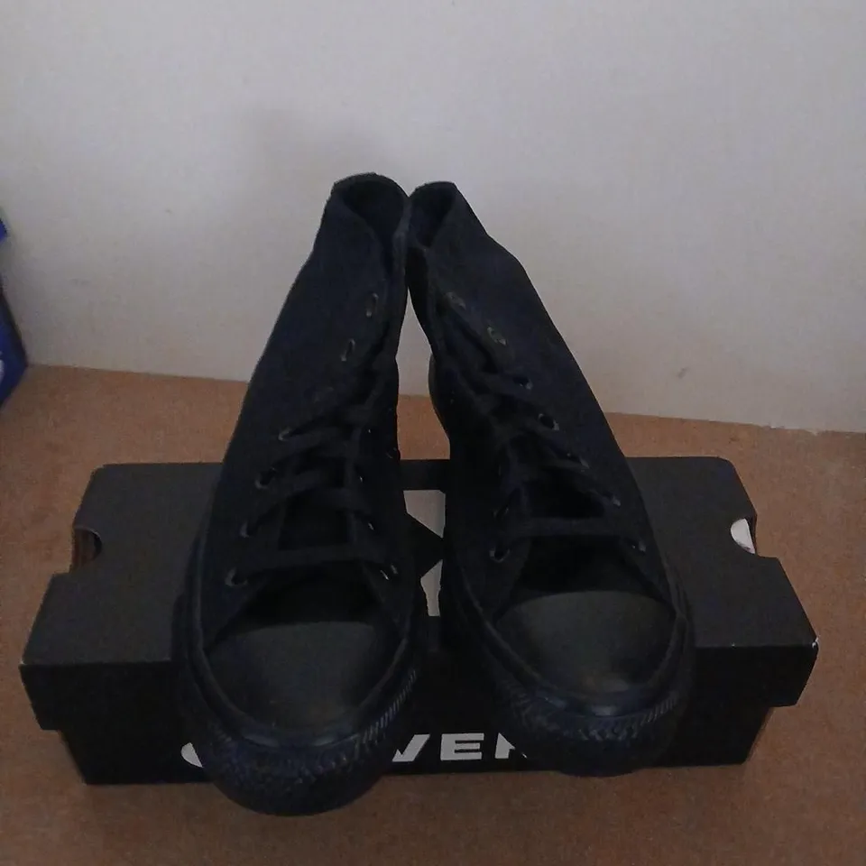 CONVERSE CHUCK TAYLOR ALL STAR HIGH TOP SNEAKERS – BLACK MONOCHROME, UK 5 (MEN)