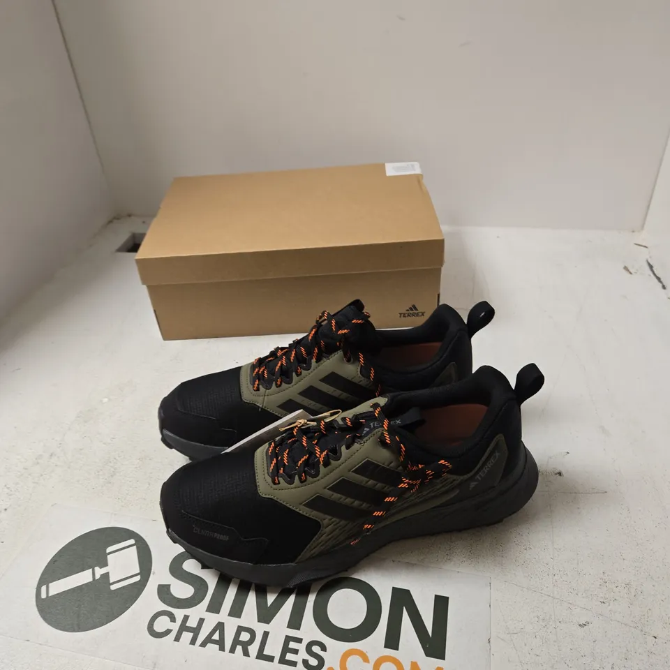 ADIDAS TERREX TRACEFINDER 2 CLIMA HIKING SHOES – MEN’S, UK 11.5 (EU 46 2/3)