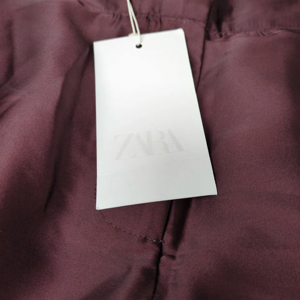 ZARA WOMEN’S BURGUNDY FLORAL-PRINT TROUSERS – XL (TAG ATTACHED)