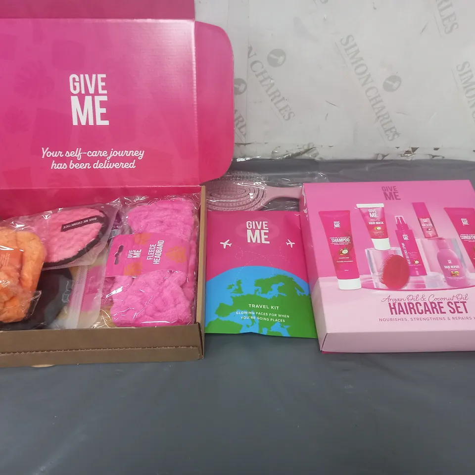 GIVE ME SELF CARE GIFT SET