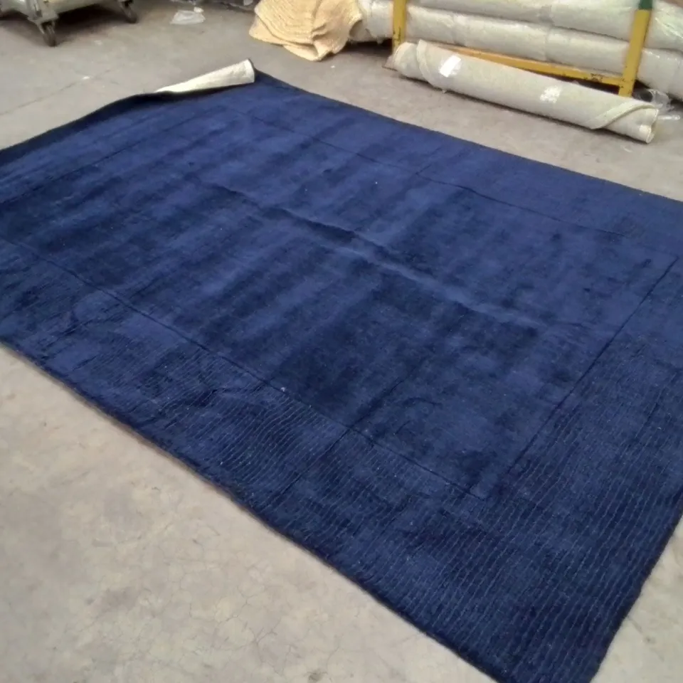 QUALITY DESIGNER AREA RUG - APPROXIMATELY 284X198CM