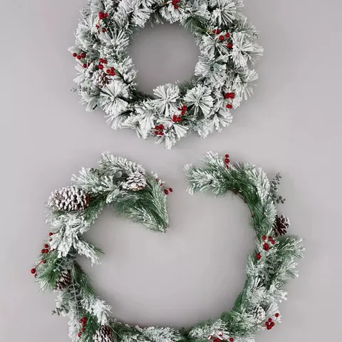 BOXED BAVARIAN LIT WREATH