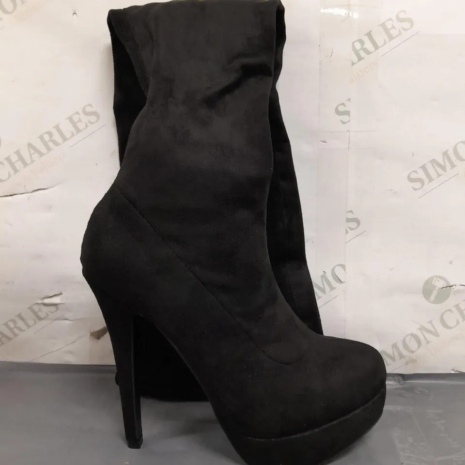 BOXED PAIR OF KOI HIGH HEEL KNEE-HIGH MICROFIBRE SHOES IN BLACK SIZE 6