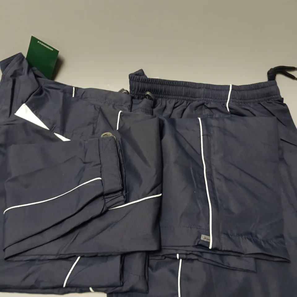 APPROXIMATELY 10 ASSORTED SPORTS CLOTHING PRODUCTS IN VARIOUS SIZES TO INCLUDE TRACKSUITS, SHORTS, TSHIRTS ETC 