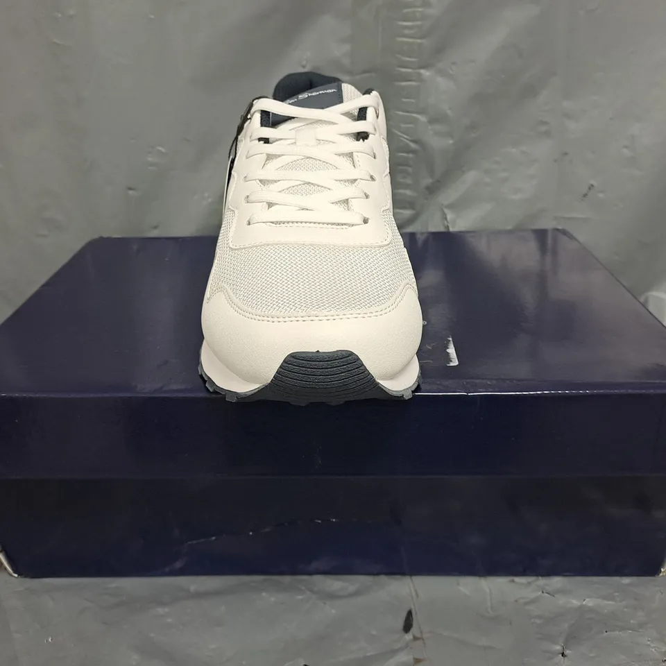 BOXED PAIR OF BEN SHERMAN SHOES IN WHITE SIZE UK 10