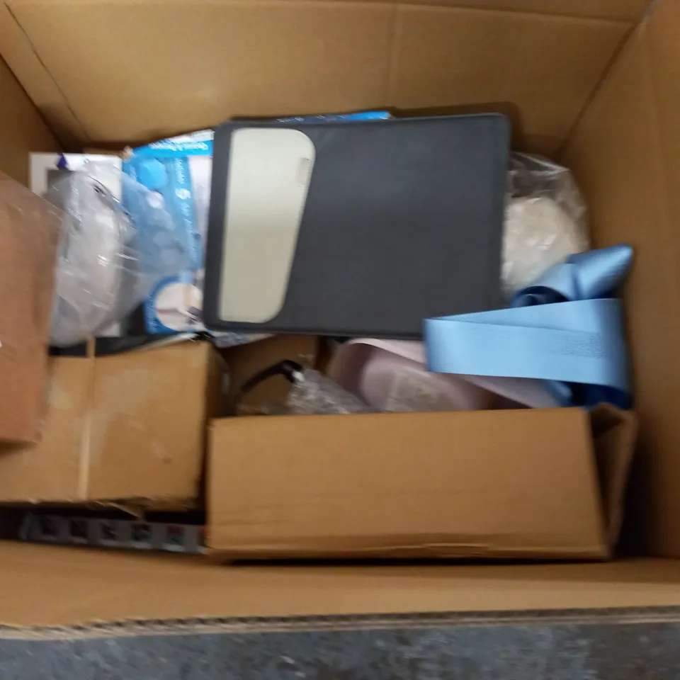 LARGE QUANTITY OF ASSORTED HOUSEHOLD ITEMS TO INCLUDE DECOY CAMERA, CORNISH MUG AND WORK GLOVES