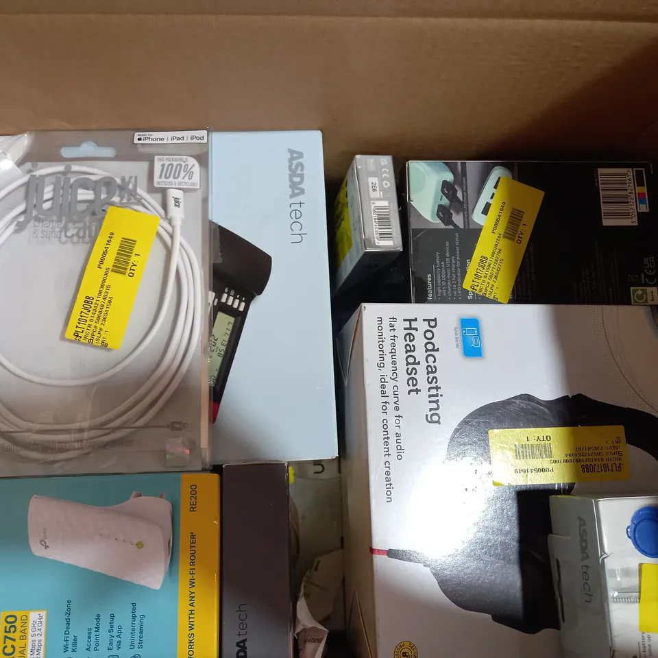 LOT OF PPROXIMATELY 20 ASSORTED HOUSEHOLD ITEMS TO INCLUDE JVC GUMY TRUE WIRELESS EARPHONES, ONN DAB+/FM RADIO, ASDA TECH TRUE WIRELESS EARBUDS, ETC