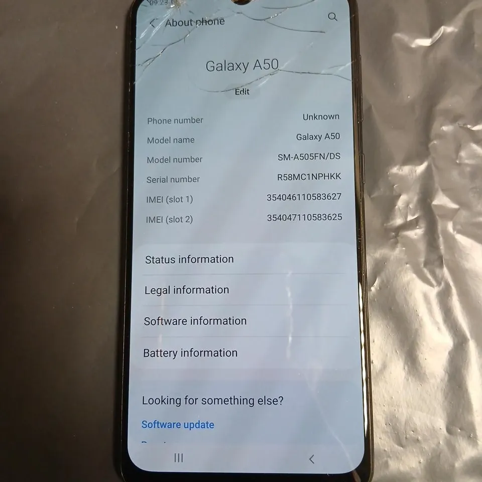 SAMSUNG GALAXY A50 SMARTPHONE – BLACK (CRACKED SCREEN)