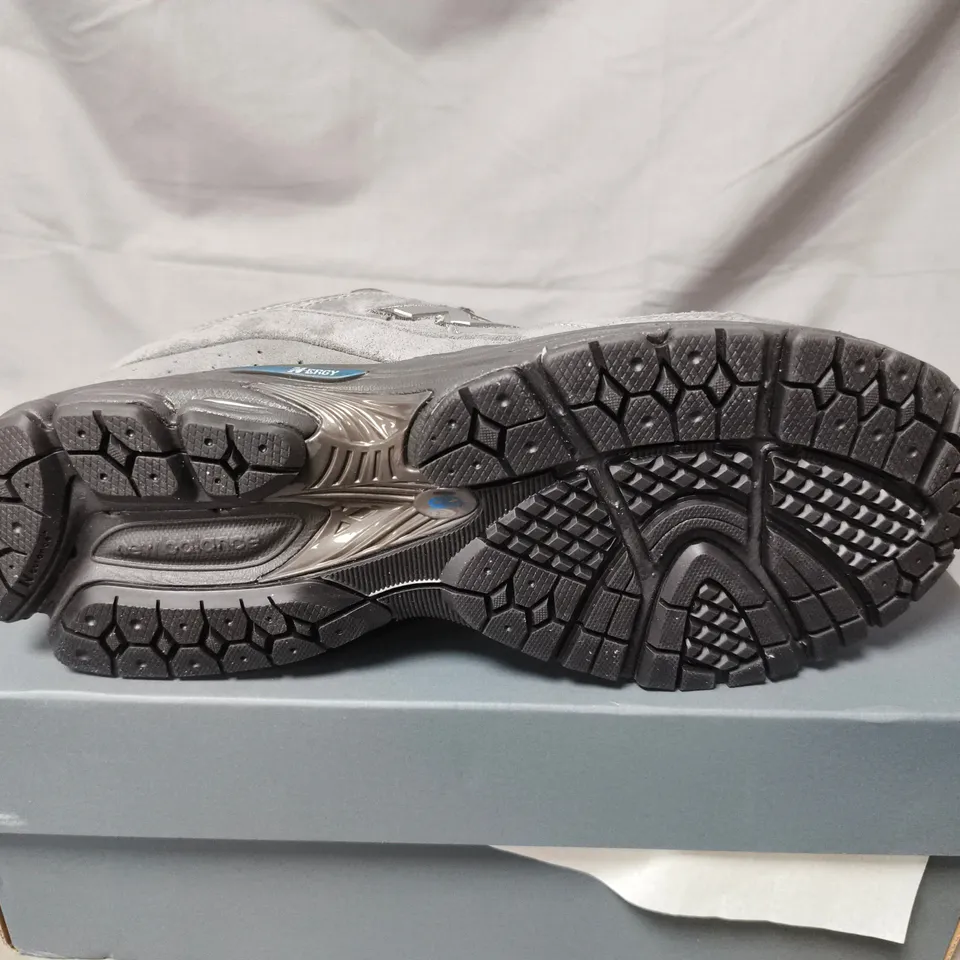 BOXED PAIR OF NEW BALANCE 2002R TRAINERS IN GREY - UK 10