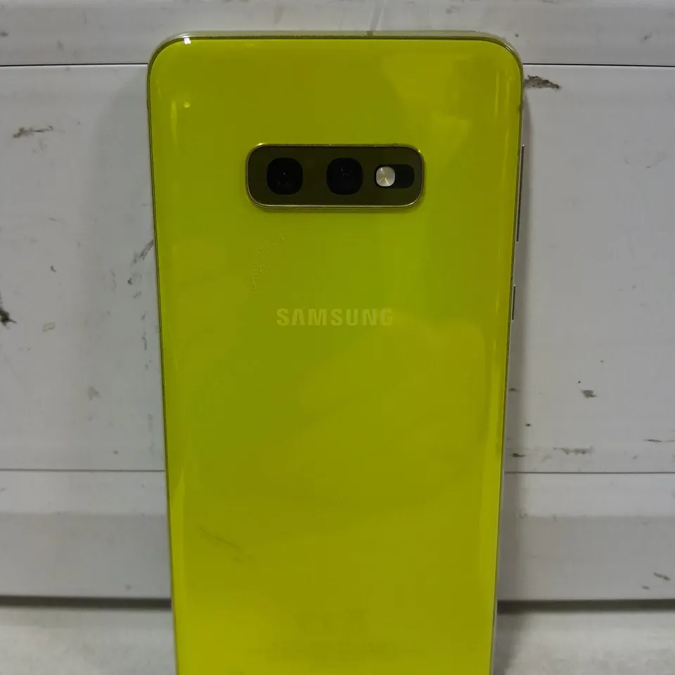 SAMSUNG GALAXY S10E MOBILE PHONE