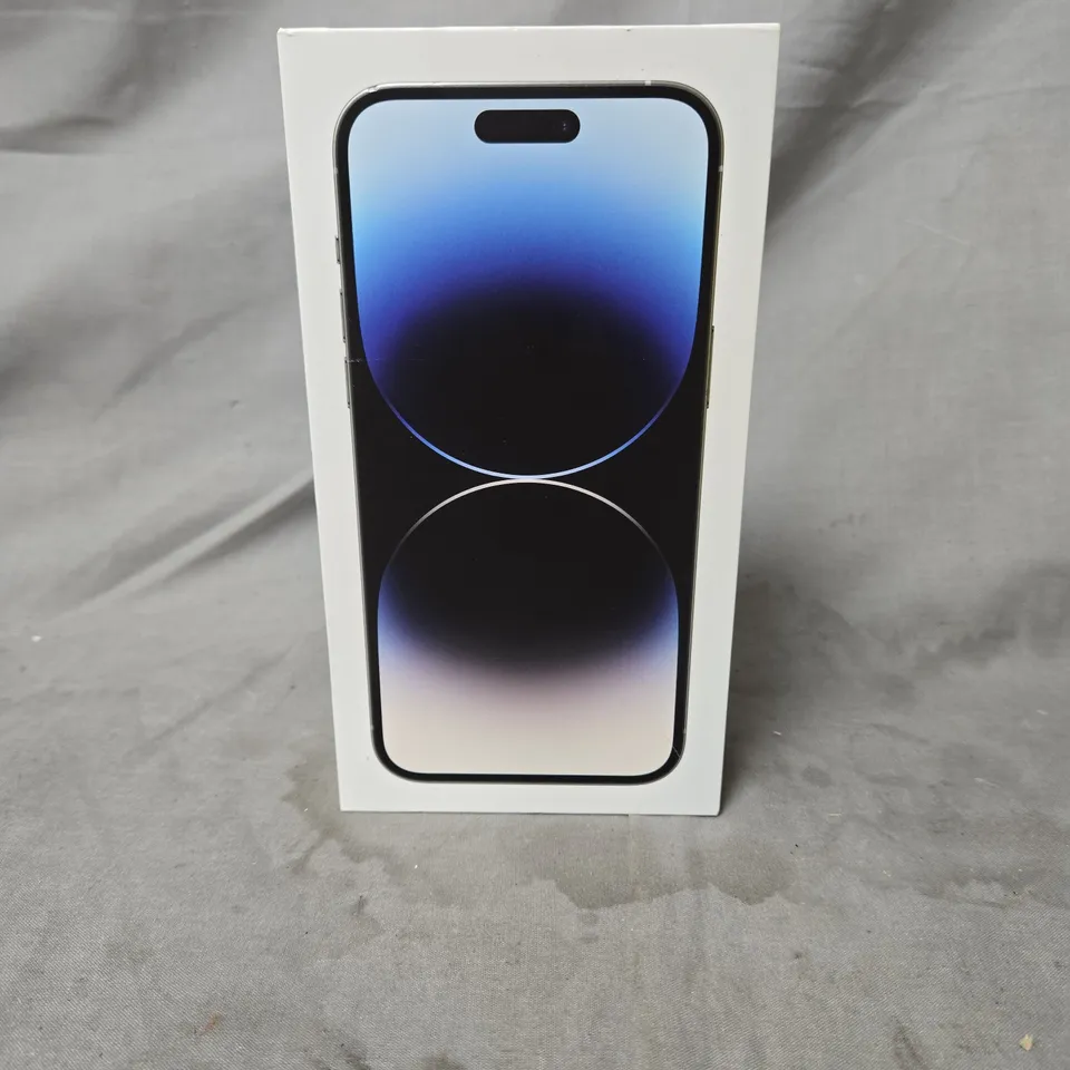 APPLE IPHONE 14 PRO MAX – BOXED, SILVER/SPACE GREY (DAMAGED BACK GLASS)