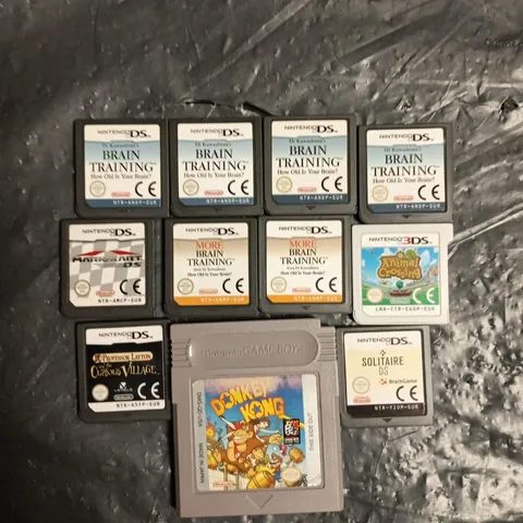 APPROXIMATELY 15 ASSORTED CARTRIDGE VIDEO GAMES TO INCLUDE BRAIN TRAINING, DONKEY KONG, ANIMAL CROSSING ETC 
