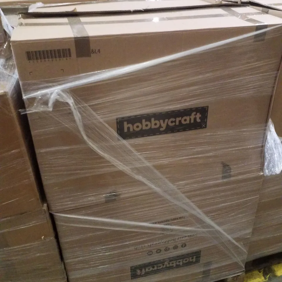 PALLET CONTAINING ASSORTED CHRISTMAS PRODUCTS & DECORATIONS INCLUDING LED WOODEN TREE, BOTTLE BRUSH LED TREE, SNOW GLOBE & FUSE BEAD SET