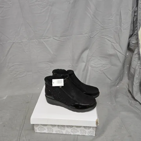 SADIE BLACK SUEDE ANKLE BOOTS WITH PATENT TOE CAP – UK 6