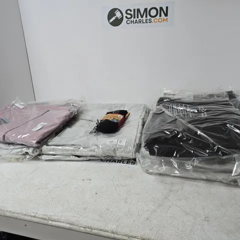 BOX OF APPROXIMATELY 20 BRAND NEW REGATTA CLOTHING ITEMS IN VARIOUS STYLES , COLOURS AND SIZES