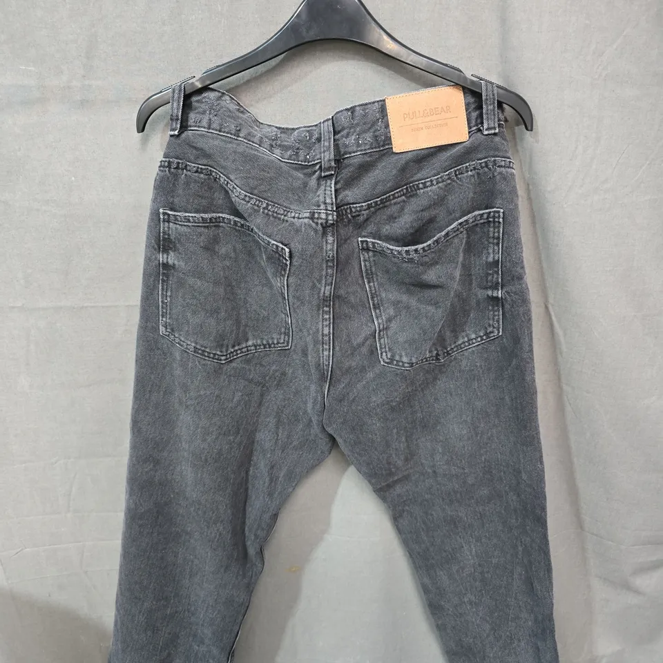 PULL&BEAR STRAIGHT VINTAGE DENIM JEANS – MEN’S, UK 31 (EU 40), DARK GREY