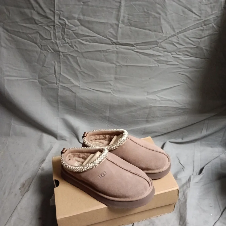 UGG WOMEN'S SUEDE MOCCASIN SLIPPERS WITH SHEARLING LINING – UK4 (EU37)