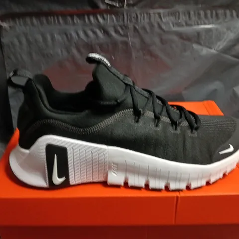 BOXED PAIR OF NIKE FREE METCON 6 WOMEN'S TRAINING SHOES – BLACK/WHITE, UK 9
