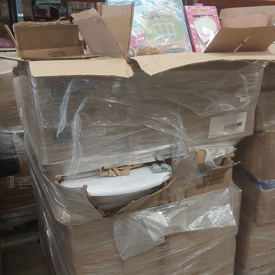 PALLET TO CONTAINING A VERY LARGE QUANTITY OF ASSORTED ITEMS INCLUDING: COOLER BAGS, HEN PARTY PHOTO PROPS, TOILET SEATS, COAT HANGERS ECT