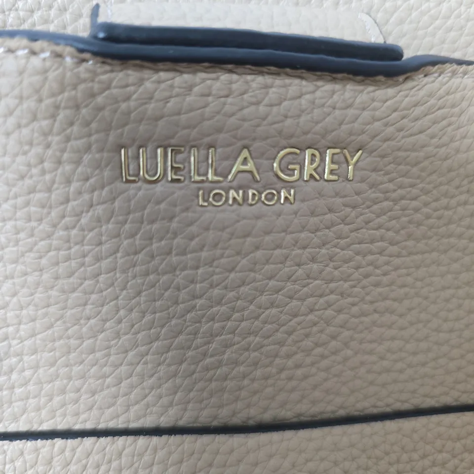 LUELLA GREY LONDON BEIGE PEBBLED LEATHER HANDBAG – TASSEL DETAIL