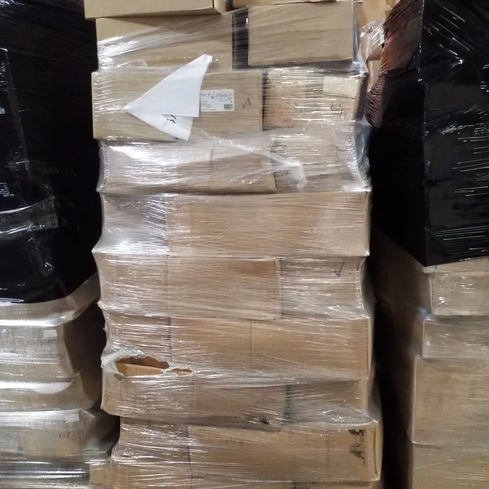 PALLET CONTAINING LARGE QUANTITY OF ASSORTED GREETINGS CARDS